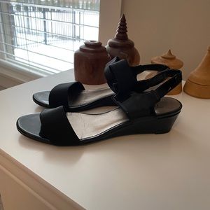 Black low wedge shoes. Women’s 8.5